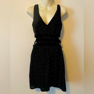 𝅺SUPER cute Bebe dress with side and back cut outs!